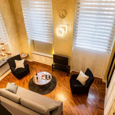 Chic Mamma Deluxe Loft